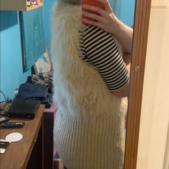 Cream furry vest!! - Picture 9 of 9
